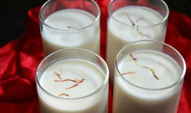 ইফতারে ঠান্ডাই  রেসিপি দিয়েছেন আফরোজা নাজনীন সুমি, আলোকচিত্রী মনির আহমেদ  