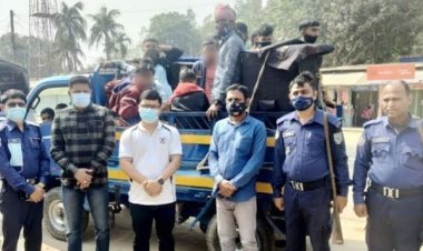 পিকআপে উচ্চস্বরে গান বাজিয়ে নাচানাচি, ২২ কিশোর আটক