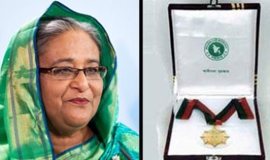 বিশিষ্ট ব্যক্তি ও প্রতিষ্ঠানকে স্বাধীনতা পুরস্কার তুলে দিলেন প্রধানমন্ত্রী