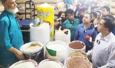 কারওয়ানবাজারে ভোক্তা অধিদপ্তরের অভিযান