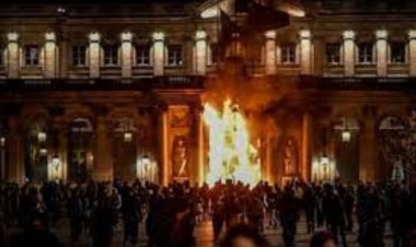 ফ্রান্সে সহিংস হয়ে উঠছে আন্দোলন, সফর স্থগিত করলেন বৃটেনের রাজা চার্লস