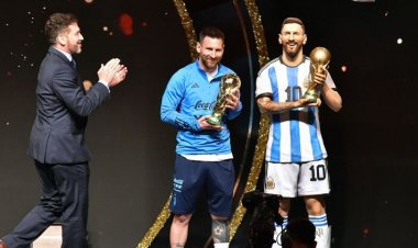 মেসিকে বিশ্ব ফুটবলের শাসক ঘোষণা