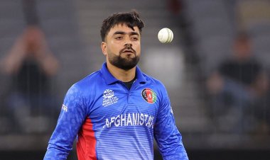 অসাধারণ কীর্তি গড়েন রশিদ খান