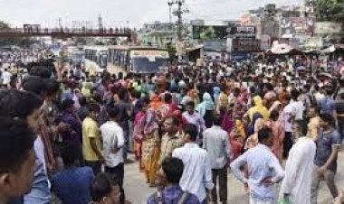 উত্তরায় সড়ক অবরোধ করে গার্মেন্টস শ্রমিকদের বিক্ষোভ, তীব্র যানজট