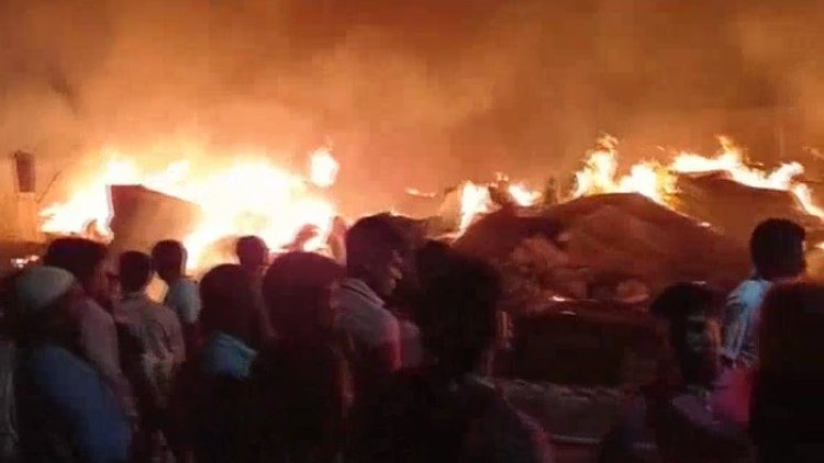 গাজীপুরে ১০টি ঝুটের গুদাম আগুনে পুড়ে ছাই