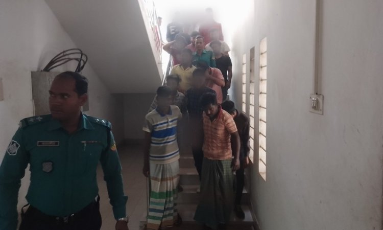 সন্ধ্যায় ভ্যান নিয়ে বের হয়ে লাশ হয়ে ফিরলো স্কুলছাত্র জাহিদ