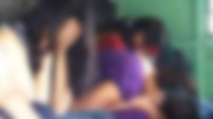 ম্যাসাজ পার্লারের আড়ালে অনৈতিক কাজ, গ্রেপ্তার ৭ তরুণী