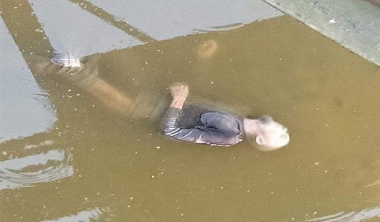 নোয়াখালীতে ড্রেনে মিলল বৃদ্ধের লাশ