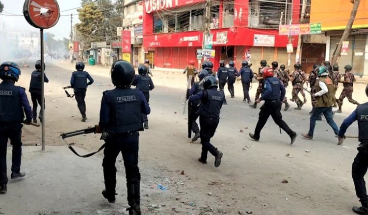 আহমদিয়া সম্প্রদায়ের ওপর হামলার ঘটনায় ১০ মামলা, গ্রেপ্তার ১৩০