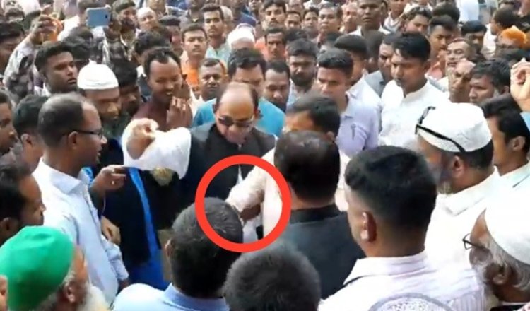ব্যানারে ‘জয় বাংলা’ না লেখায় দেবীগঞ্জের ইউএনও লাঞ্ছিত