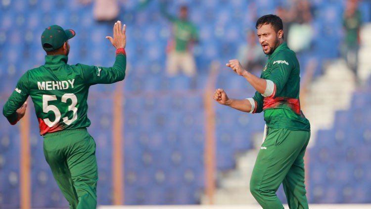 ওয়ানডে বোলিংয়ের শীর্ষ পাঁচে উঠে এলেন সাকিব