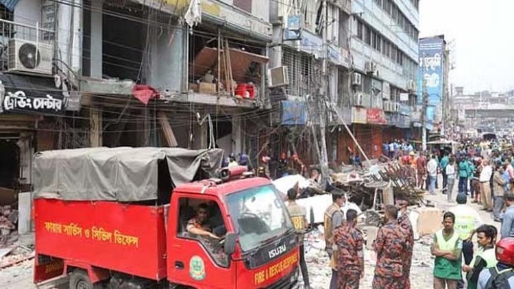 ক্যাফে কুইন তিন তলা থেকে কীভাবে ৭ তলা, জানেন না রাজউক পরিচালক