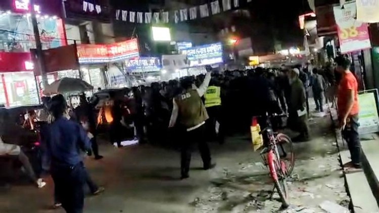 তিবেশীর দোকানের আগুন নেভাতে গিয়ে প্রাণ গেল যুবকের