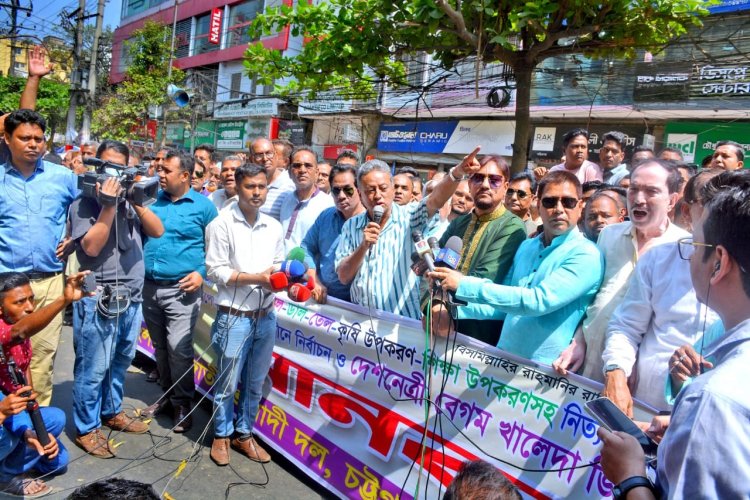 দেশের জনগণ থেকে বিচ্ছিন্ন হয়ে সরকার অন্য খেলাধুলায় ষড়যন্ত্রে নেমেছে- আমীর খসরু