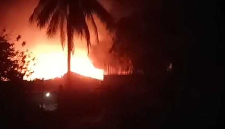তেজকুনিপাড়া বস্তিতে আগুন, নিয়ন্ত্রণে ১১ ইউনিট