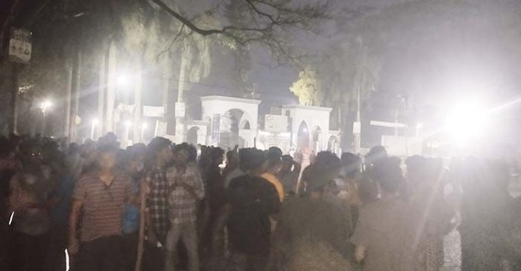 ইবি শিক্ষার্থীকে স্থানীয়দের মারধর, মহাসড়ক অবরোধ