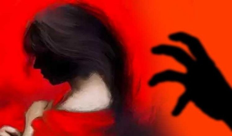 স্বামী কারাগারে, ভয় দেখিয়ে গৃহবধূকে ধর্ষণের অভিযোগ