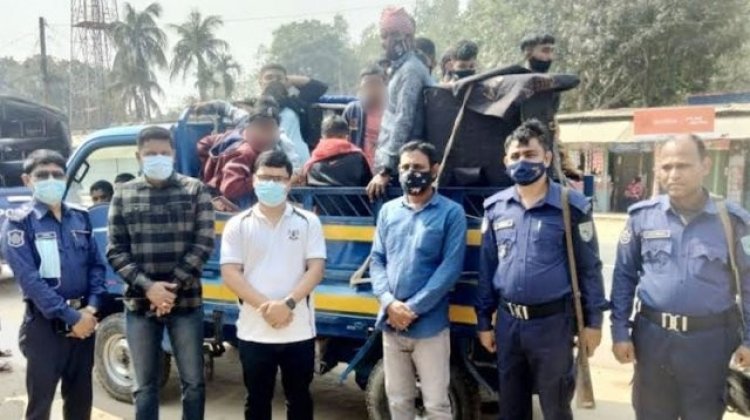পিকআপে উচ্চস্বরে গান বাজিয়ে নাচানাচি, ২২ কিশোর আটক