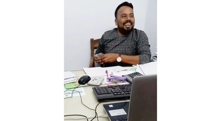ভূমি অফিসের চেইনম্যানের ঘুস নেওয়ার ভিডিও ভাইরাল