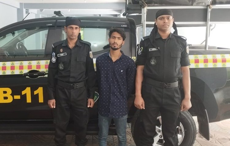 নোয়াখালীতে আগ্নেয়াস্ত্র-গুলিসহ যুবক গ্রেফতার