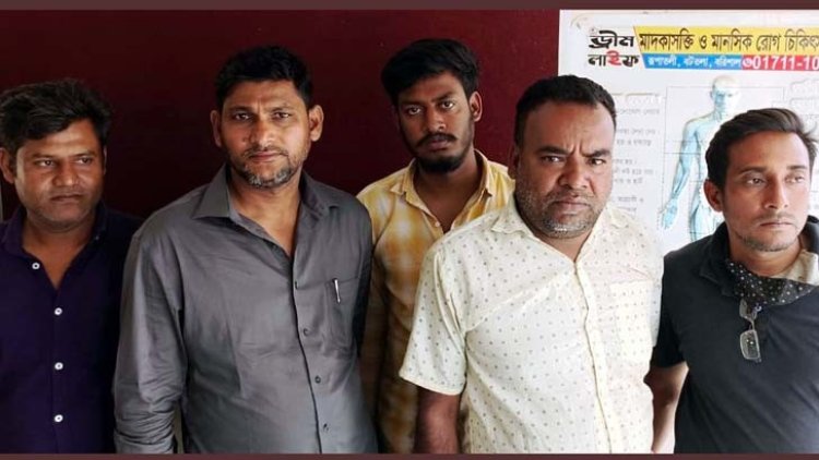 গৌরনদীতে সাংবাদিক পরিচয়ে চাঁদাবাজি, ৫ ব্যক্তিকে পুলিশে সোপর্দ