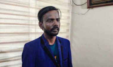 ডিবি কার্যালয়ে হিরো আলম