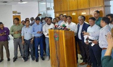 ইভিএম নয়, ৩০০ আসনেই ভোট ব্যালটে