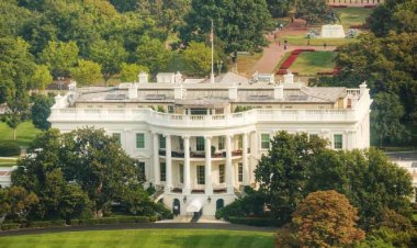 অর্থের বিনিময়ে টুইটারের ব্লু টিক কিনবে না হোয়াইট হাউজ