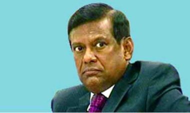 সুপ্রিম কোর্ট বারে সাবেক বিচারপতি মানিক হেনস্তার শিকার