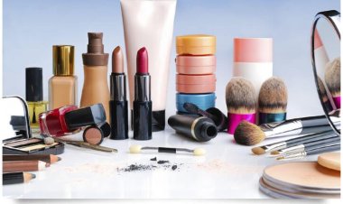 প্রসাধনীর ব্যবসা করতে লাগবে ঔষধ প্রশাসনের লাইসেন্স, সংসদে বিল