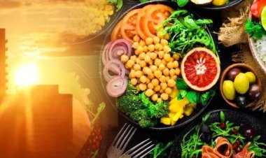 গরমে যে ৫ খাবার খেলে শরীর থাকবে চাঙ্গা ও ফুরফুরে! 