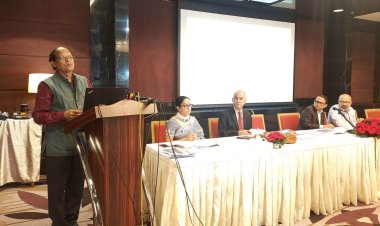 ডিজিটাল পেমেন্টে বাড়বে রেমিট্যান্স, কমবে হুন্ডি : আতিউর রহমান