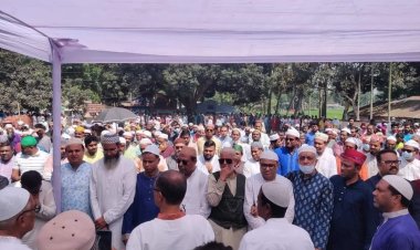 সাংবাদিক আতিকুর রহমান রুমন এর মায়ের দাফন সম্পন্ন