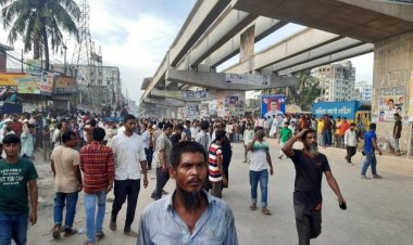 টঙ্গীতে বিআরটি প্রকল্পের শ্রমিকদের উড়ালসড়ক অবরোধ