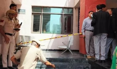 দিল্লির আদালতে গুলি