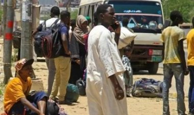 খার্তুম থেকে বহু দেশের কূটনীতিকদের উদ্ধার