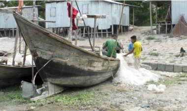 ভোলায় নদীতে নামার প্রস্তুতি জেলেদের