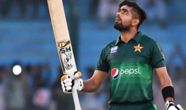 বাবর আজমের ১২ হাজার রানের রেকর্ড