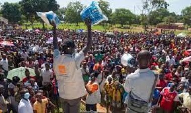 সুদানে দিনে দুপুরে চলছে লুটপাট, অসহায় সাধারণ মানুষ