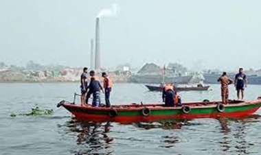 পটুয়াখালীতে বরযাত্রীবাহী ট্রলার ডুবিতে নিহত ১, বরসহ নিখোঁজ ৪