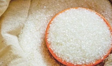 খোলা চিনির কেজি ১৩০ টাকা, উধাও প্যাকেট