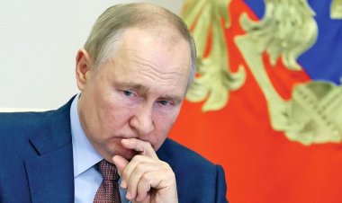 সেনাবাহিনীতে বিদ্রোহের মুখোমুখি হতে পারেন পুতিন