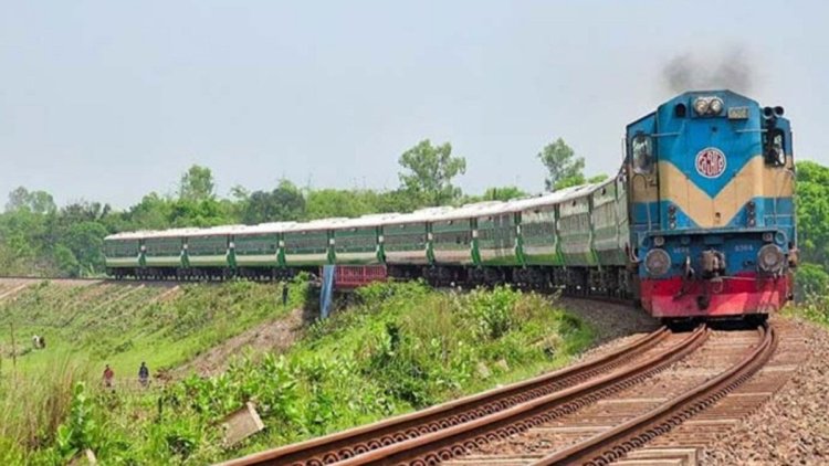 রেলক্রসিং পার হতে গিয়ে প্রাণ গেল প্রকৌশলীর