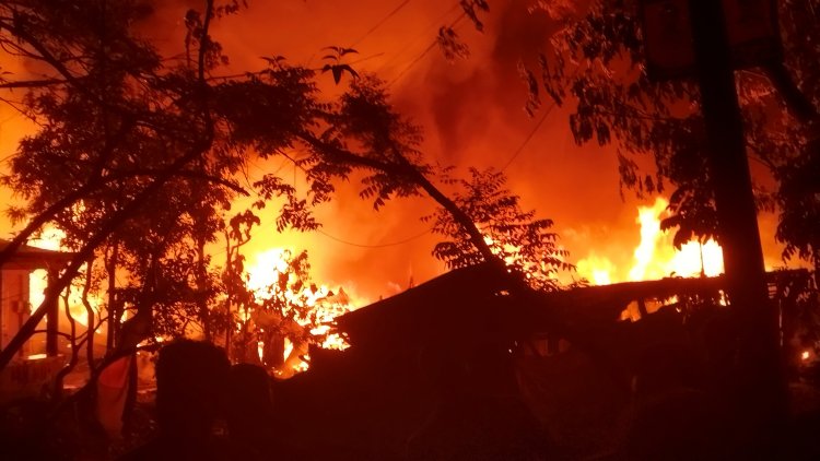 ভোলায় তুলার ফ্যাক্টরীসহ কয়েকটি ঘর পুড়ে ছাই ক্ষতি ২০ কোটি টাকার উপরে