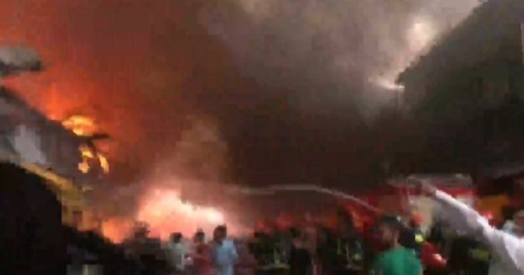 বঙ্গবাজার অগ্নিকাণ্ডে ক্ষয়ক্ষতি ২ হাজার কোটি টাকা ছাড়াতে পারে