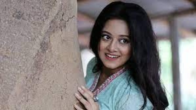 সর্বশেষ তাকে দেখা গেছে আরটিভি প্রযোজিত তানজীব সারোয়ারের গাওয়া ‘ভালো থাকার কারণ’ গানে স্কুলছাত্রীর বেশে।