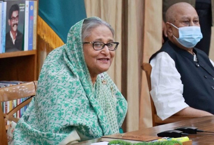 দেশি-বিদেশি ষড়যন্ত্রের বিরুদ্ধে নেতাকর্মীদের সতর্ক করলেন শেখ হাসিনা