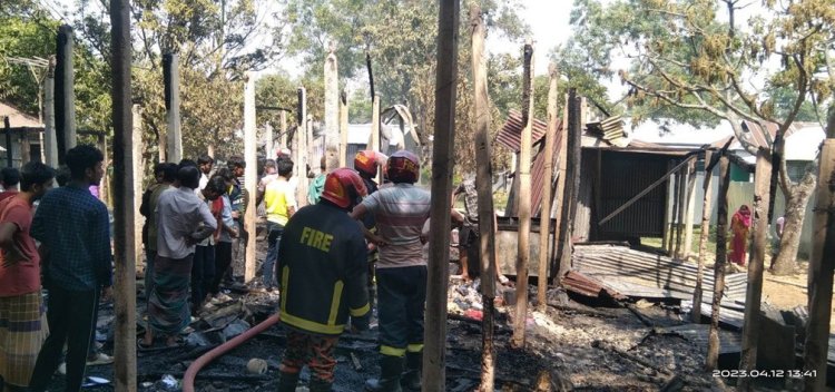 টাঙ্গাইলে বসতবাড়িতে অগ্নিকান্ডে অর্ধ কোটি টাকার ক্ষতি