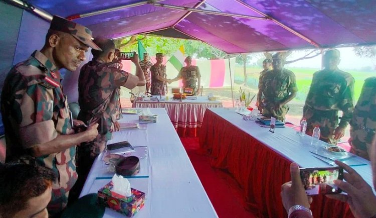 নওগাঁয় পতাকা বৈঠকের পর বিরোধপূর্ণ জমি পরিমাপ করল বিজিবি-বিএসএফ