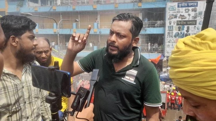 স্ত্রীর সোনা বিক্রির টাকায় মালামাল উঠিয়েছিলাম